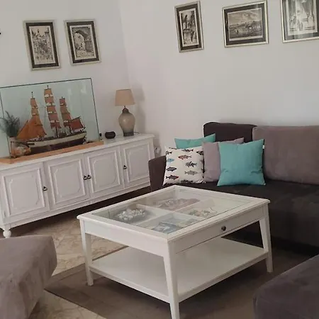 Villa Ana