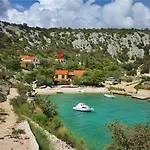 Villa Ana