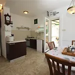 Ana Villa