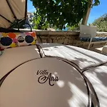 Ana Villa *