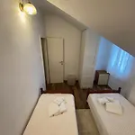 Ana *
