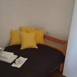 Ana *